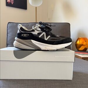 New Balance 990 Black and White Running Shoes sz 5.5